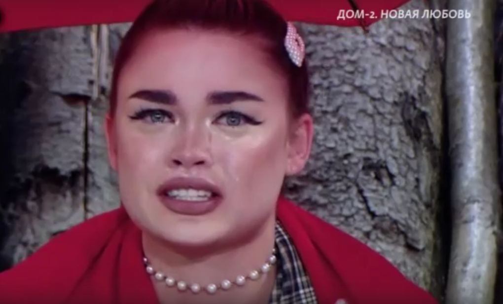 Настя Бигрина в купальнике