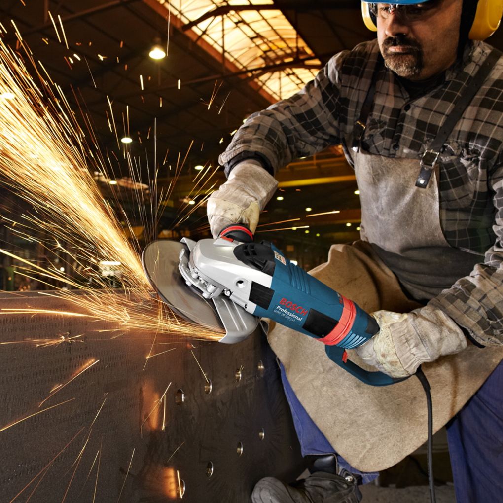 Шлифмашина Bosch GWS 26-230 LVI