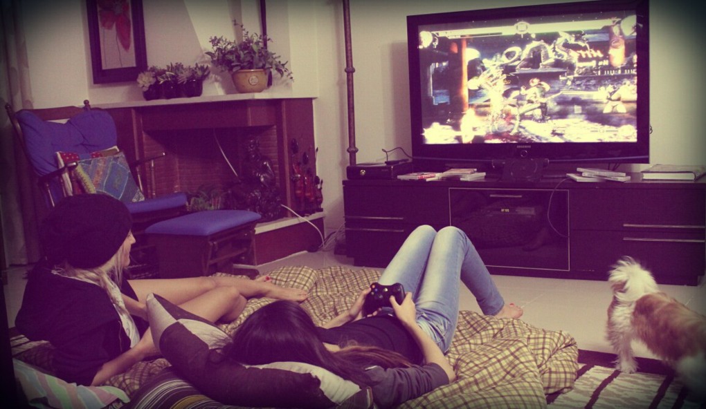 Муж в соньку играет