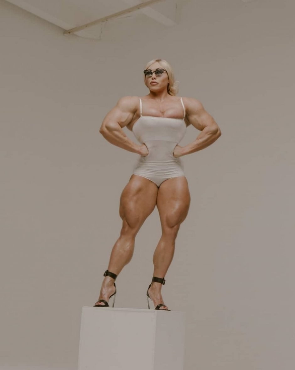 Бодибилдерша Sharon Mould