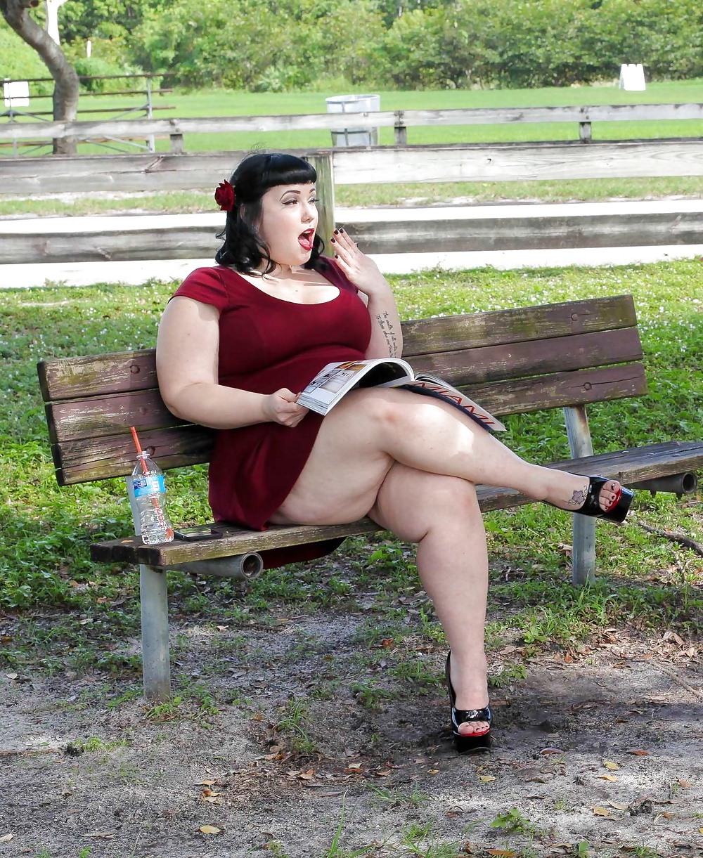 Full thighs in the Mini толстушки голые