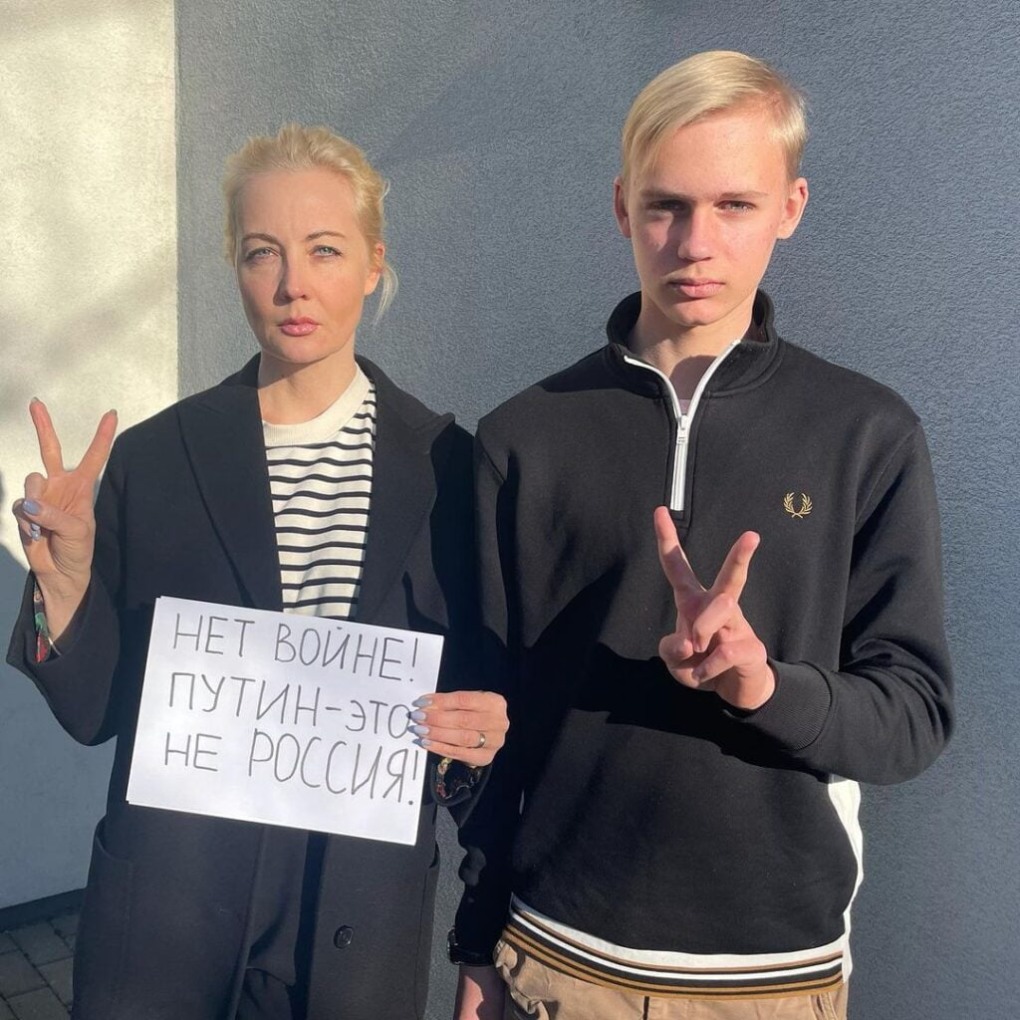 Навальный в тюрьме лысый