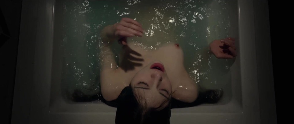 Индиа Джой Айсли постельные сцены