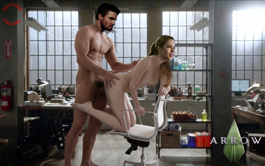 Эмили Бетт Рикардс Фелисити sex