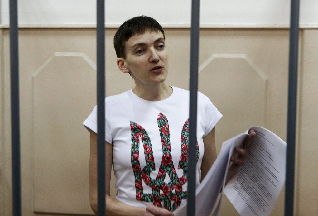 Женщина Украина боевик Надежда Савченко в платье