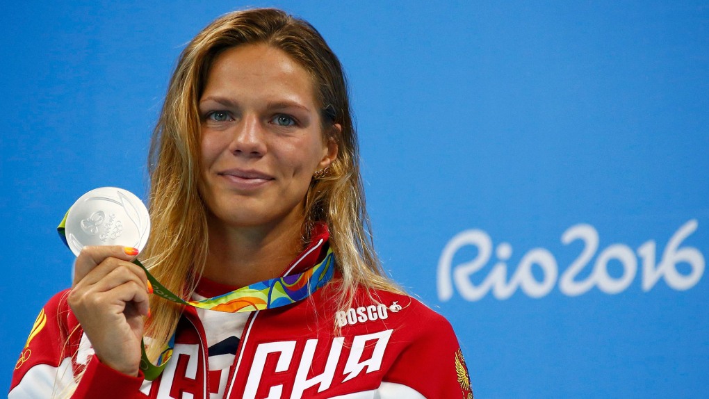 Юлия Ефимова босиком