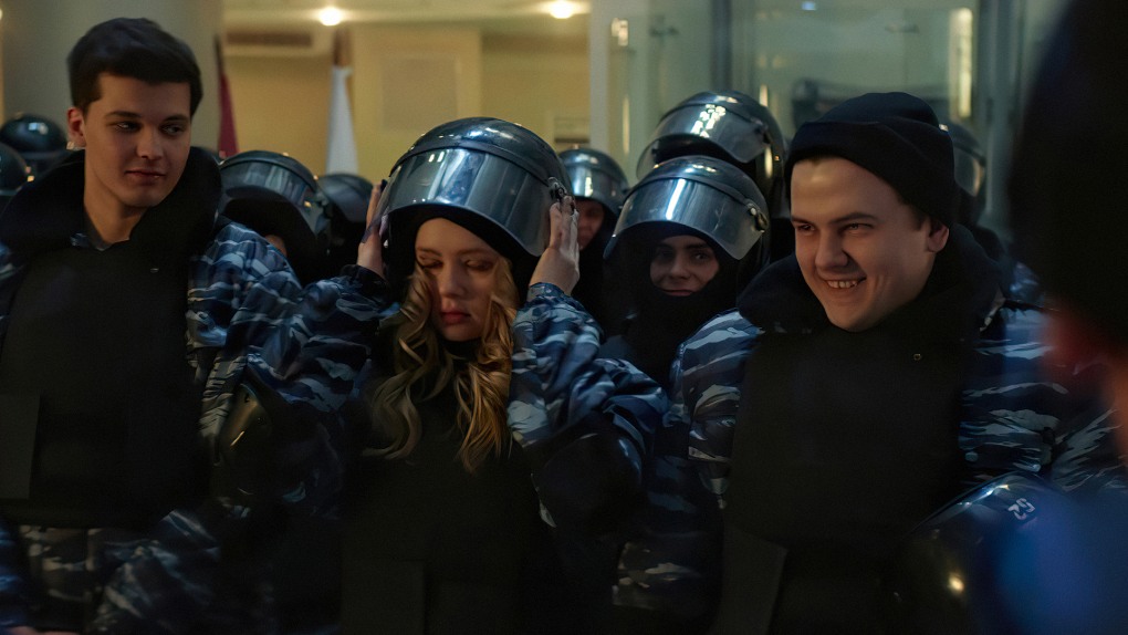Карие глаза полицейский с рублевки