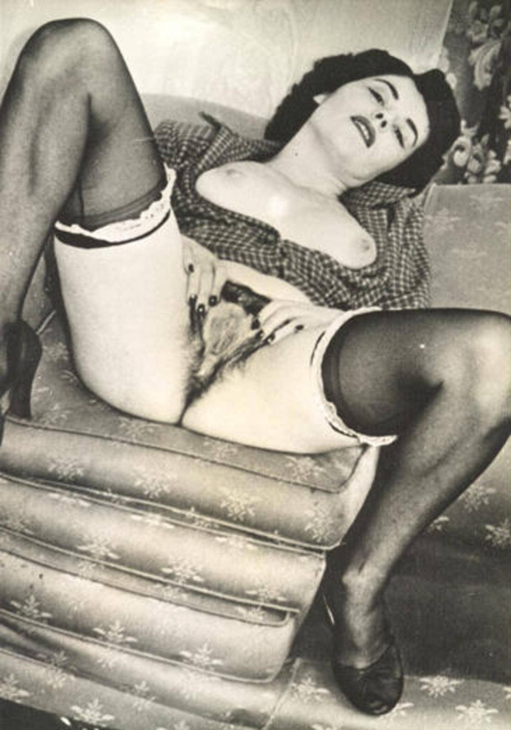Женщины с волосатым лобком в чулках