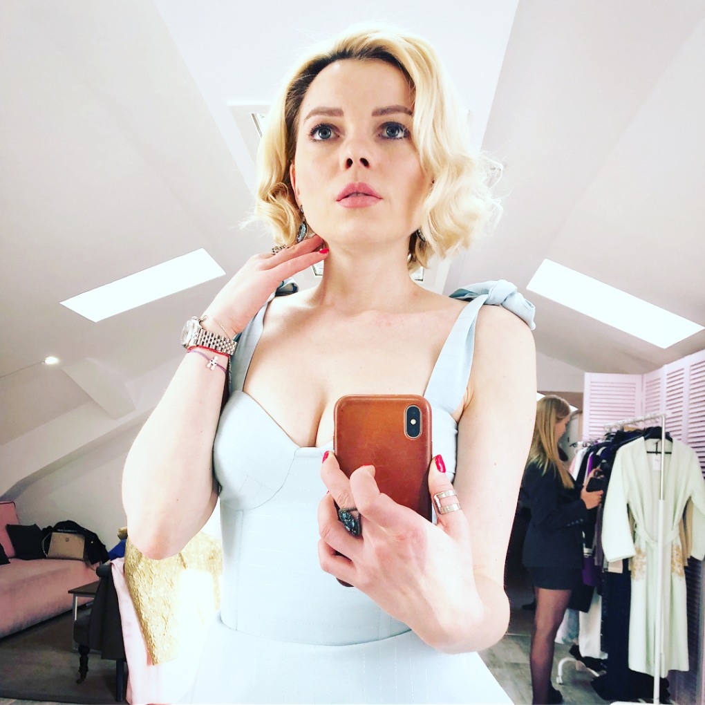 Елена Николаева ноги