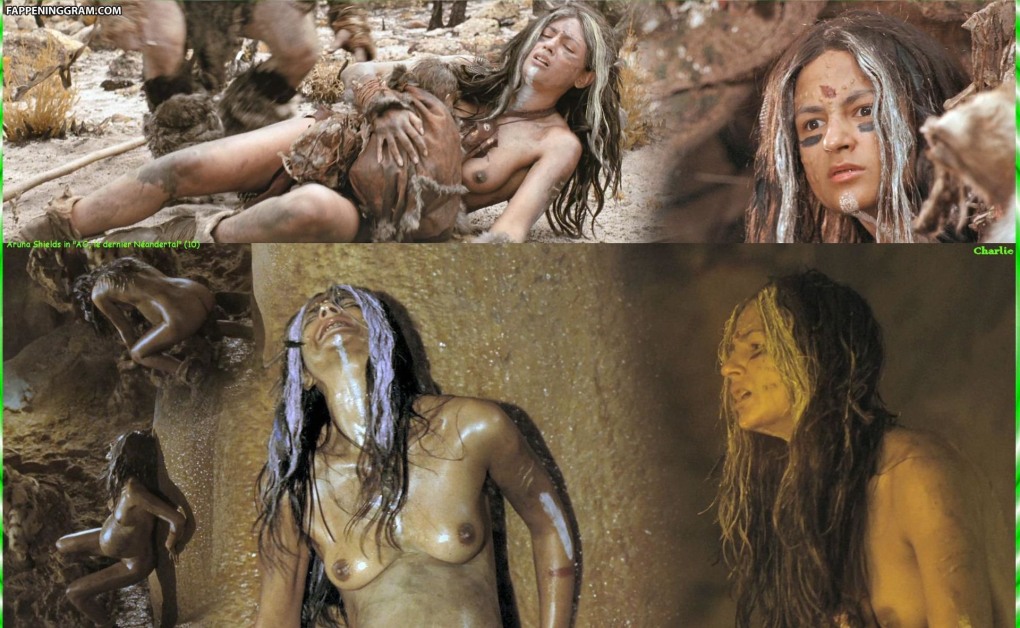 Милла Йовович голубая Лагуна голая