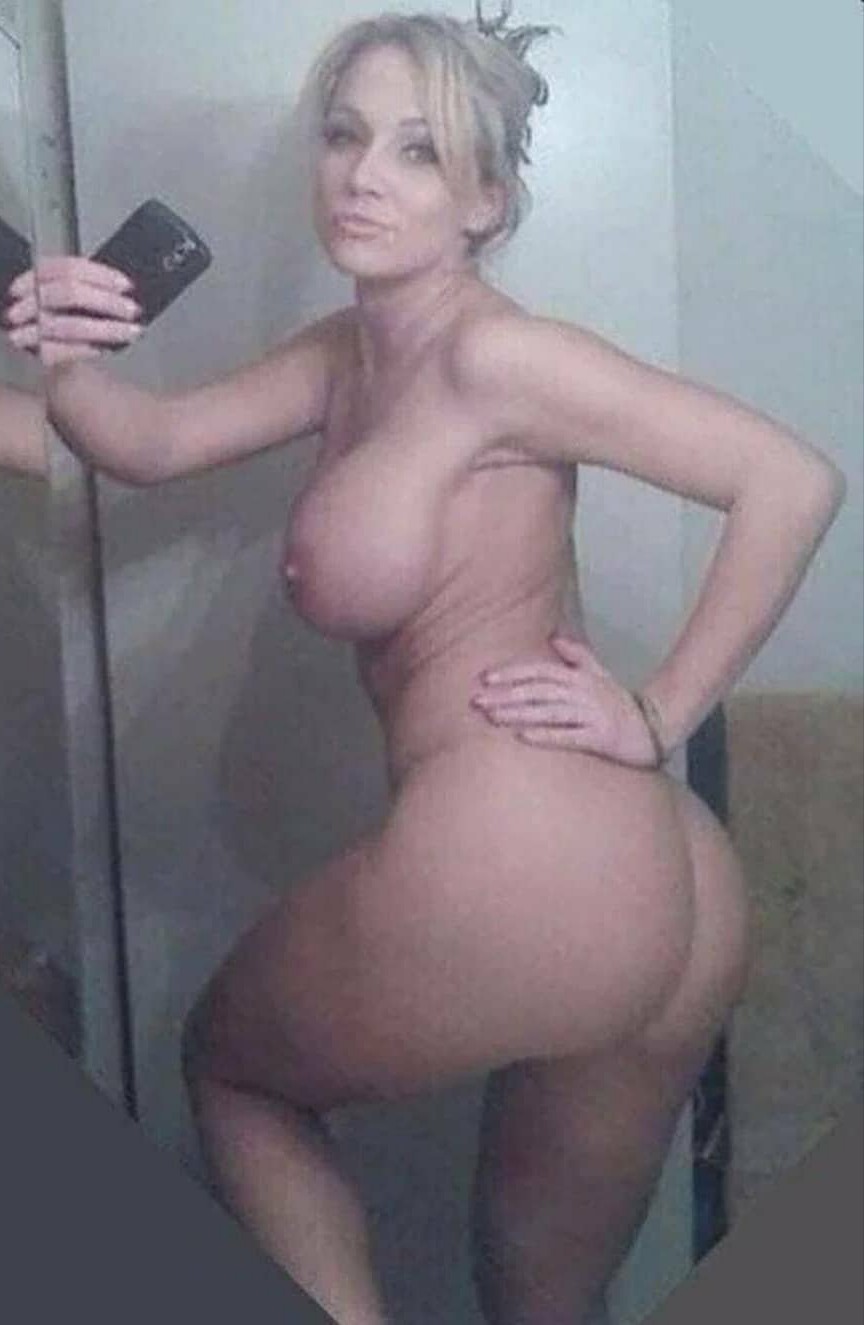 Взрослые женщины ню селфи