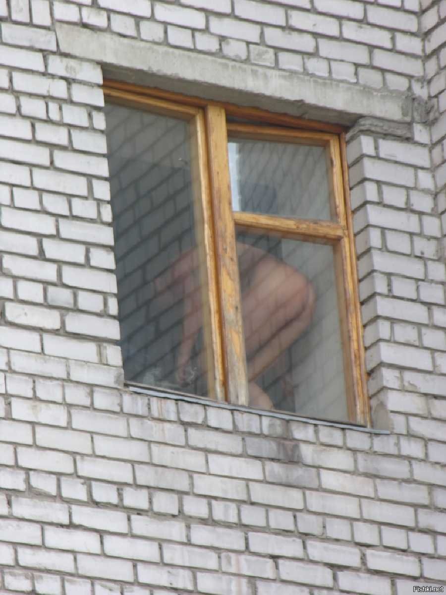 Подглядел за соседкой через окно
