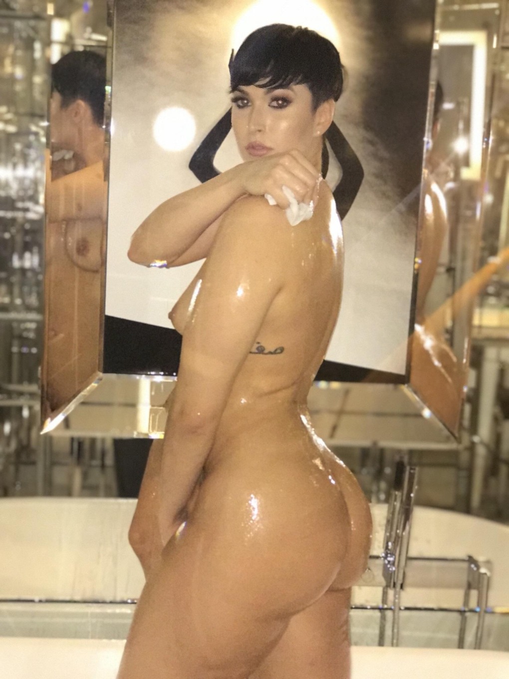 Захру Элис (Zahra Elise) +18 zxx