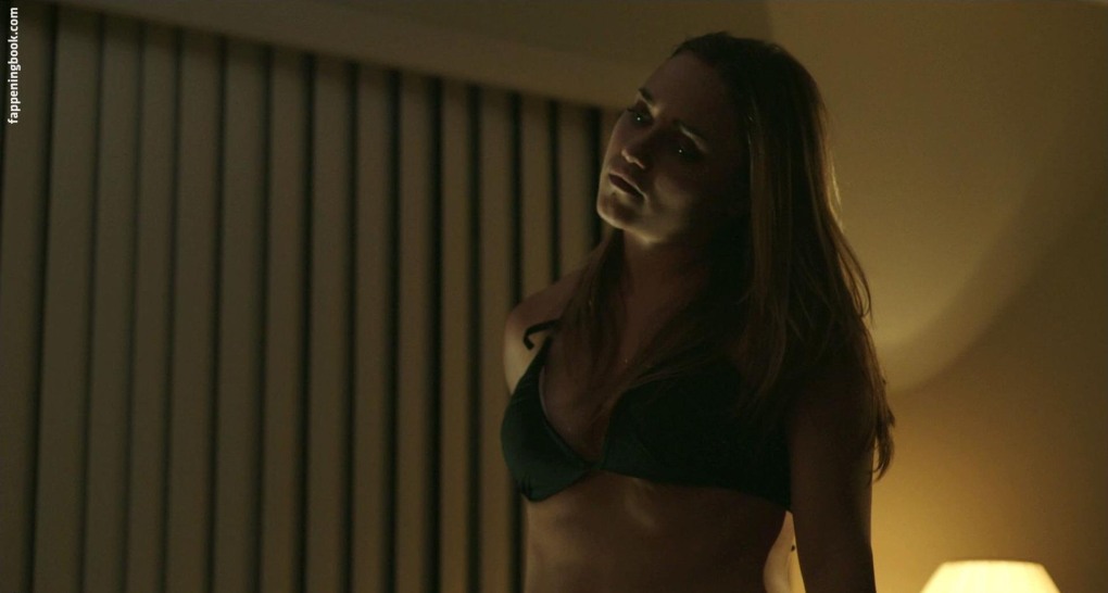 Alice Eve amazing body