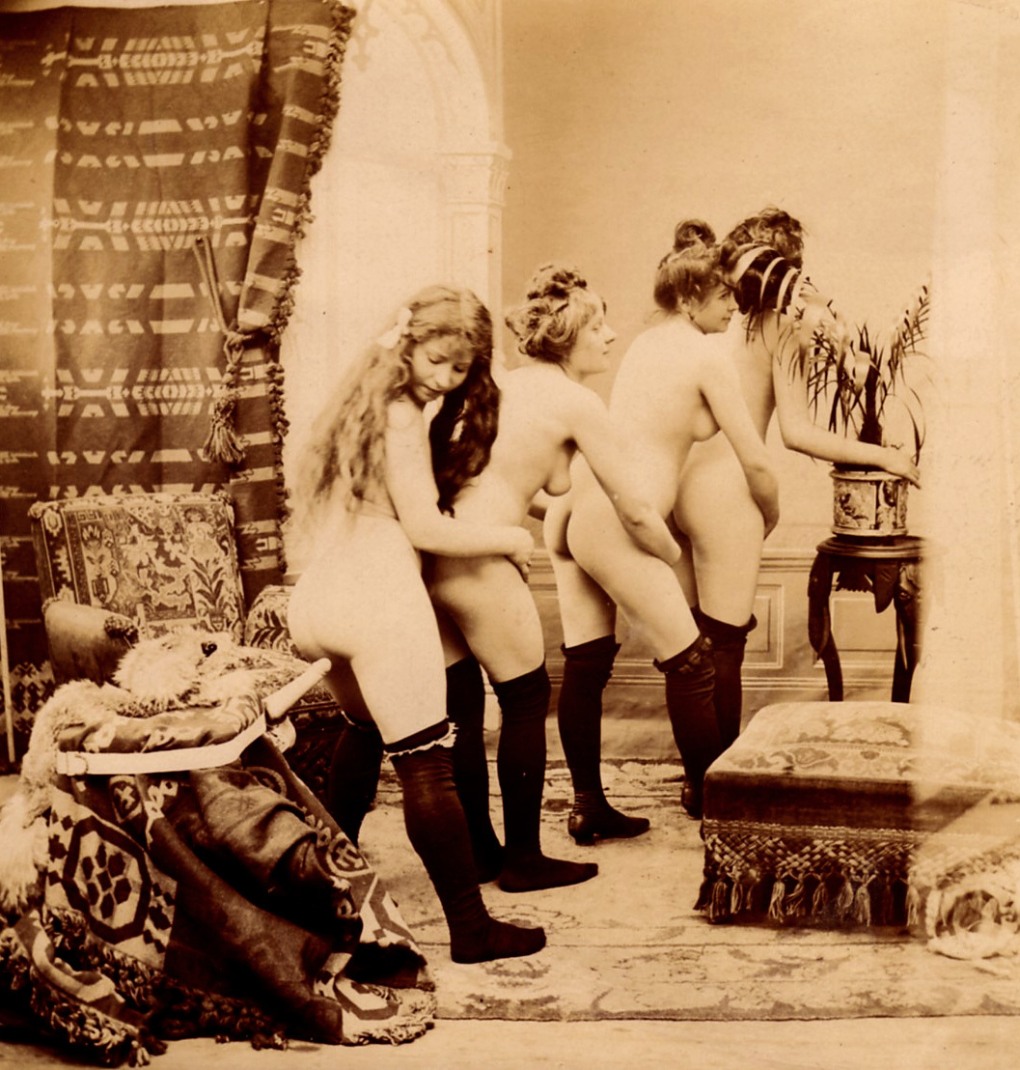 Порнографические фотокарточки 19 века