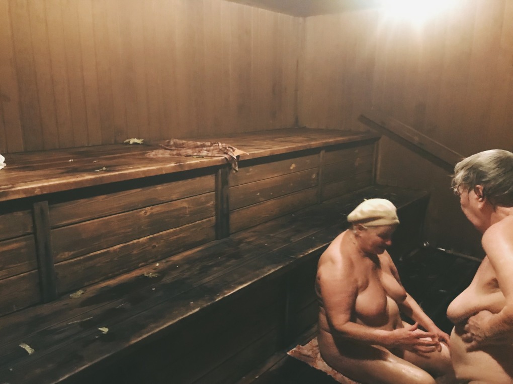 Голый корпоратив в сауне